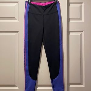 Never worn adorable Lilly Pulitzer luxletic 26” luxletic leggings
